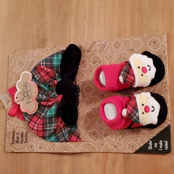 Baby Essentials Plaid Turban Hat & Santa  Rattle Socks Christmas Size 0-6 Months - Picture 1 of 4